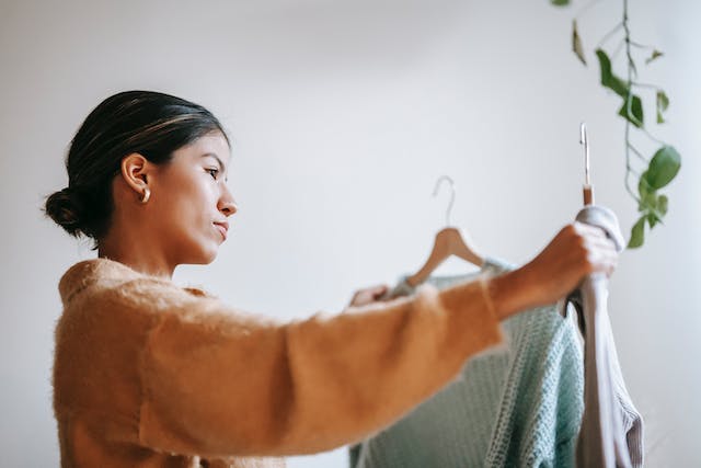 Woman & Clothes